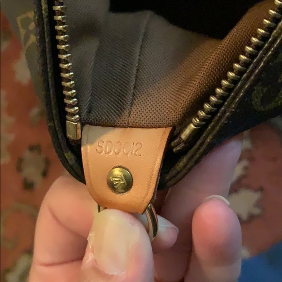 AUTHENTIC Louis Vuitton Monogram Cabas Mezzo - Picture 7 of 8